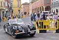 Jaguar XK 120 OTS SE Roadster del 1954 equipaggio italiano Paolo GIGLI e Lorenzo ANDREI alle Mille Miglia 2021, slilata a Reggio Emilia con il numero di gara 261