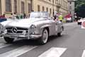 Mercedes-Benz 190 SL del 1956 con il pilota Claudio ZANARDI e navigatore Giorgio QUADRI alle Mille Miglia 2021, slilata a Reggio Emilia con il numero di gara 369