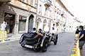 Mercedes-Benz SSK del 1929 con il pilota Helmut ROTHENBERGER e navigatore Kai ZACHAROWSKI alle Mille Miglia 2021, passaggio da Via Emilia a Reggio Emilia in gara con il numero 51