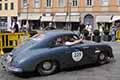 Porsche 356 1500 Super Coup del 1953 con equipaggio tedesco Frank Joseph WOODCOCK e Markus SCHOELER alla Miglia Miglia 2021, sfilata nella Freccia Rossa a Reggio Emilia con il numero di gara 225