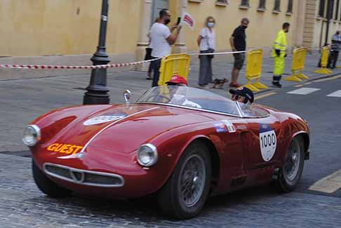 Mille Miglia 2021 - Alfa Romeo Sport Spider del 1954 che apre le Mille Miglia 2021 nel passaggio di Reggio Emilia