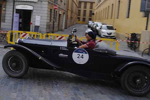 Mille Miglia 2021 - Lancia Lambda Spider Casaro del 1927 alle 1000 Miglia 2021 passaggio a Reggio Emilia