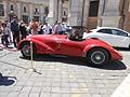 Vista laterale della vettura storica Lancia Astura del 1938 fuori dalla conferenza stampa di Roma delle Mille Miglia 2012