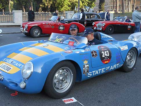 Porsche - Lauto depoca Porsche 550-1500 RS del 1955 con ex premier olandese Jan Peter Balkenende alle 1000 Miglia 2012