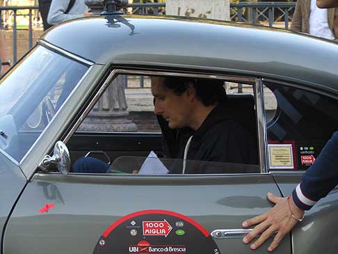 Fiat - John Elkann in auto con la moglie Lavina Borromeo, che gareggiano per la prima volta alle Mille Miglia