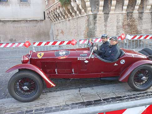 BMW - Vincitori della Mille Miglia 2012 l'Alfa Romeo 6C 1500 GS 1933 del duo argentino Claudio Scalise e Daniel Claramunt