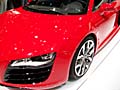 Audi R8 5.2 Quattro dettaglio faro anteriore e gomme al Ginevra Motor Show 2009