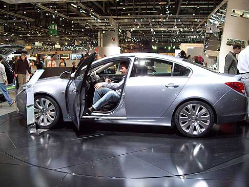 Salone di Ginevra Opel