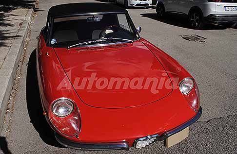 Alfa Romeo - Alfa Romeo Duetto Spider Osso di Seppia anno di produzione 1969 rimessa a nuovo dopo un restauro totale. Scopri lAlfa Romeo Duetto Spider Osso di Seppia auto classica. Non perdere le Foto esclusive di Automania!