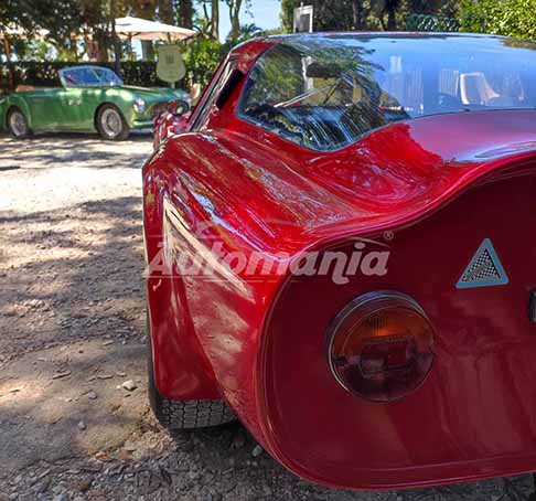 Concorso Eleganza Roma - Alfa Romeo Zagato TZ2 in bella mostra al Concorso di Eleganza Roma 2026. Scopri l�Alfa Romeo Zagato TZ2 posteriore retr� tagliato. Non perdere le Foto!