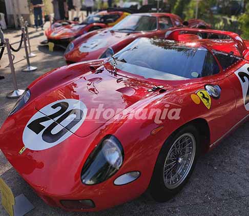 Concorso Eleganza Roma - Tre Ferrari vincitrici alla 24 Ore di Le Mans esposte ad Anantara Concorso di Eleganza Roma 2026. Scopri la Ferrari 250 P del 1963, un raro modello da corsa d�epoca. Guarda le Foto esclusive di Automania.it!