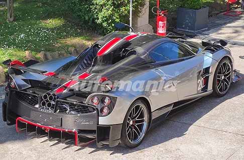 Concorso Eleganza Roma - Pagani Huarya supercar in bella mostra ad Anantara Concorso di Eleganza Roma 2026. Scopri la Pagani Huarya posteriore sportivo. Guarda le Foto esclusive!