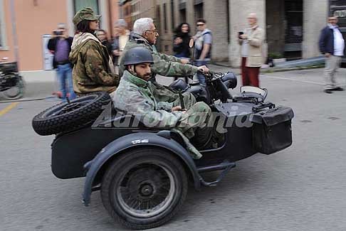 Carovana militare Storica - Sidecar militare per la parata storica, 72° Anniversario Liberazione d´Italia a Ferrara