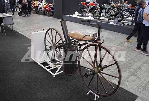 Auto-Moto-d-Epoca Bike