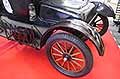 Ford T Roadster del 1918 dettaglio posteriore veicolo con lanterne a petrolio in bella mostra ad Auto e Moto d�Epoca 2025 presso Bologna Fiere. Scopri la Ford T Roadster classi car. Guarda le Foto esclusive di Automania!