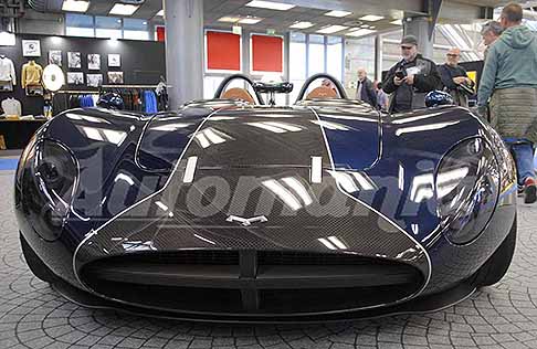 Automobili Mignatta - Automobili Mignatta Rina  una vettura da guidare: niente parabrezza, niente tetto fisso, pochi compromessi ma tanta emozione. Scopri la spyder Automobili Mignatta Rina. Guarda le Foto esclusive di Automania!