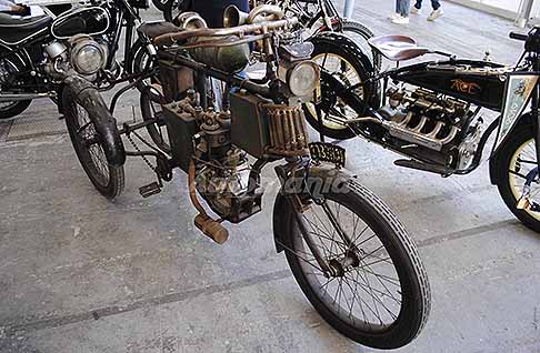 Auto-Moto-d-Epoca Moto