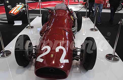 Museo MAuto Torino - Ferrari 500 F2 monoposto storica del 1952 di Formula 1 di Alberto Ascari esposta ad Auto e Moto d�Epoca 2025 presso Bologna Fiere. Guarda la Ferrari 500 F2 vintage car da pista. Scopri le Foto esclusive di Automania!