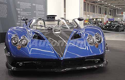 Pagani - Pagani Zonda HP Barchetta con 1.250 kg di peso a secco ed un monoscocca in Carbo-Titanio e Carbo-Triax HP52. Guarda la Pagani Zonda HP Barchetta. Scopri le Foto esclusive di Automania.it!