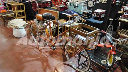 Mercanteinfiera - Mercanteinfiera presso la Fiera di Parma con le Biciclette retro, tricinolo e oggettistica d�epoca. Scopri le Foto esclusive di Automania!