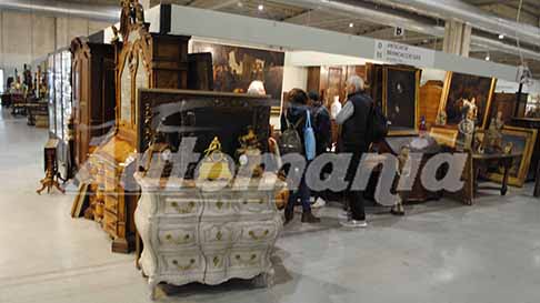 Mercanteinfiera - Mercanteinfiera presso la FIera di Parma con mobili iconici del design del XX secolo e una selezione di oggetti particolari e raffinati, veri conversazione starters. Guarda le Foto esclusive di Automania!