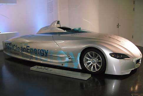 BMW - BMW Museum auto tecnologiche come BMW Clean Energy alimentata ad idrogeno