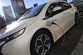 auto elettrica Opel Ampera in ricarica al Motor Show 2012