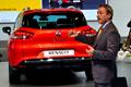 Conferenza stampa Renault Clio Break di colore rosso al Bologna Motor Show 2012
