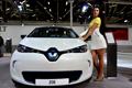 Renault Zoe versione commerciale definitiva con hostess al Motor Show 2012