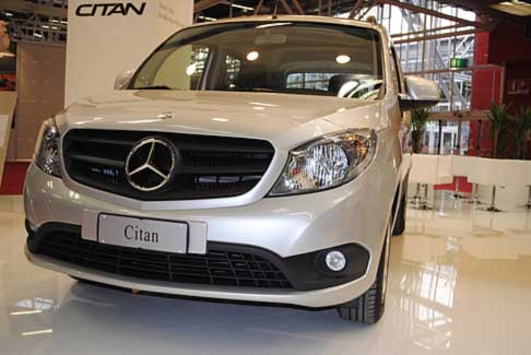 Mercedes - Mercedes-Benz Citan con motore benzina sovralimentato ad iniezione diretta da 1,2 litri di cilindrata dalla potenza di 114 CV