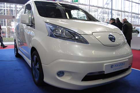 Nissan - Anteprima Italiana per Nissan e-NV200 Concept car vicolo commeciale elettrico al 100% ad Electric City al Bologna Motor Show 2012