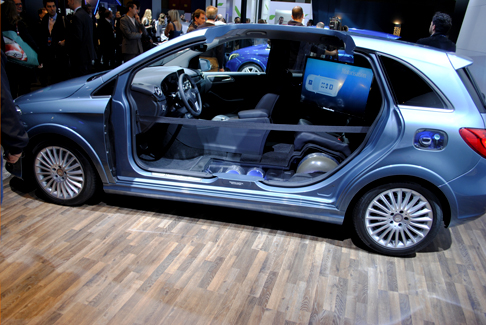 Mercedes - Mercedes Classe B Natural Gas Drive laterale Motor Show Bologna 2012 
