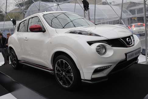 Nissan - A Bologna, Juke Town assume una dimensione fisica e diventa un gigantesco igloo che riproduce, in pianta, il codice QR della Juke Town virtuale.