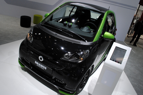 Smart - Grazie al motore elettrico da 55 kW, Smart fortwo electric drive accelera da 0 a 60 km/h in 4,8 secondi, mentre la velocit massima di 125 km/h garantisce un eccellente piacere di guida anche sui percorsi urbani. 