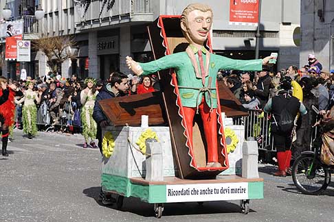 Carri allegorici Putignano 2015 - Carnevale di Putignano 2015 I sette vizzi capitali: ricordati che anche tu devi morire