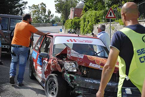 Coppa Selva di Fasano 2015 - Renault 5 GT di Salonna Cosimo, la vettura ne è uscita vistosamente daneggiata e la gara è stato sospesa