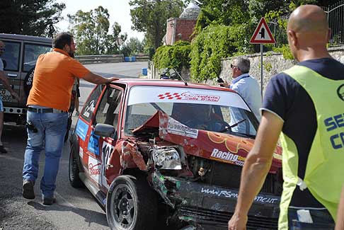 Coppa Selva di Fasano 2015 - Renault 5 GT di Salonna Cosimo, la vettura ne  uscita vistosamente daneggiata e la gara  stato sospesa