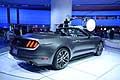 Ford Mustang Convertible retrotreno sportiva al Detroit Auto Show 2014