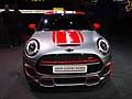 A recitare il ruolo di debuttante assoluta, in veste di premiere mondiale, troviamo la nuovissima MINI John Cooper Works Concept, versione da pista dedicata alla clientela alla ricerca di una guida stile racing.