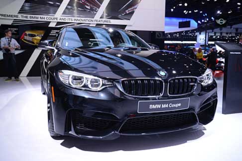 BMW - Bmw M4 Coup dispone di motore turbo da 3.0l in linea a sei cilindri in grado di produrre una potenza di 425 CV