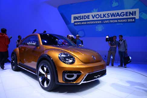 Volkswagen -  Il tempo delle rivelazioni  ormai giunto al Salone di Detroit, dove il costruttore di Wolfsburg svela la tanto attesa concept Volkswagen Dune, erede della vettura pi iconica della gamma tedesca, il Maggiolino. 