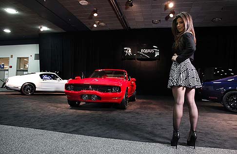 Equus Automotive - Non mancano le emozioni alla guida, garantite dal potente V8 Supercharged da 640 CV, abbinato al cambio manuale a sei marce a doppia frizione.
