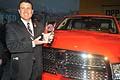 Fred Diaz ritira il premio NATOY award 2013 al Detroit Auto Show 2013