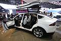 Tesla Model X portiere laterali al salone di Detroit 2013