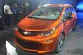 Chevrolet Bolt EV vettura utilitaria elettrica al Salone di Detroit 2016