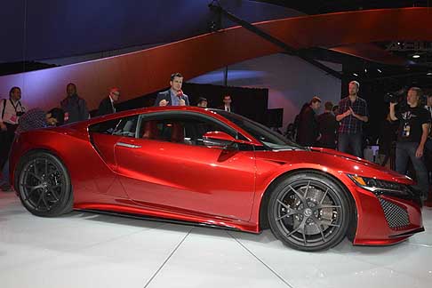 Acura - Acura NSX con motore V6 Twin-Turbo produce oltre 550 CV ed  integrato da tre motori elettrici