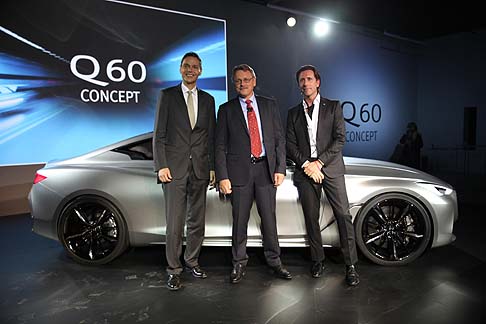 Infiniti - La Q60 Concept si esprime attraverso il propulsore 3 litri V6 di nuova generazione con iniezione diretta e doppio turbocompressore, che fa parte della nuova famiglia di motori, pi leggeri, pi piccoli, pi efficienti e pi potenti. 