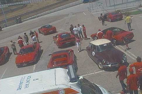 Donne-Motori-Show Ferrari