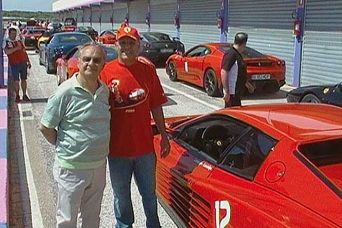 Donne-Motori-Show Ferrari