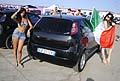 Fiat punto tuning con la bandiere dellItalia e ragazze